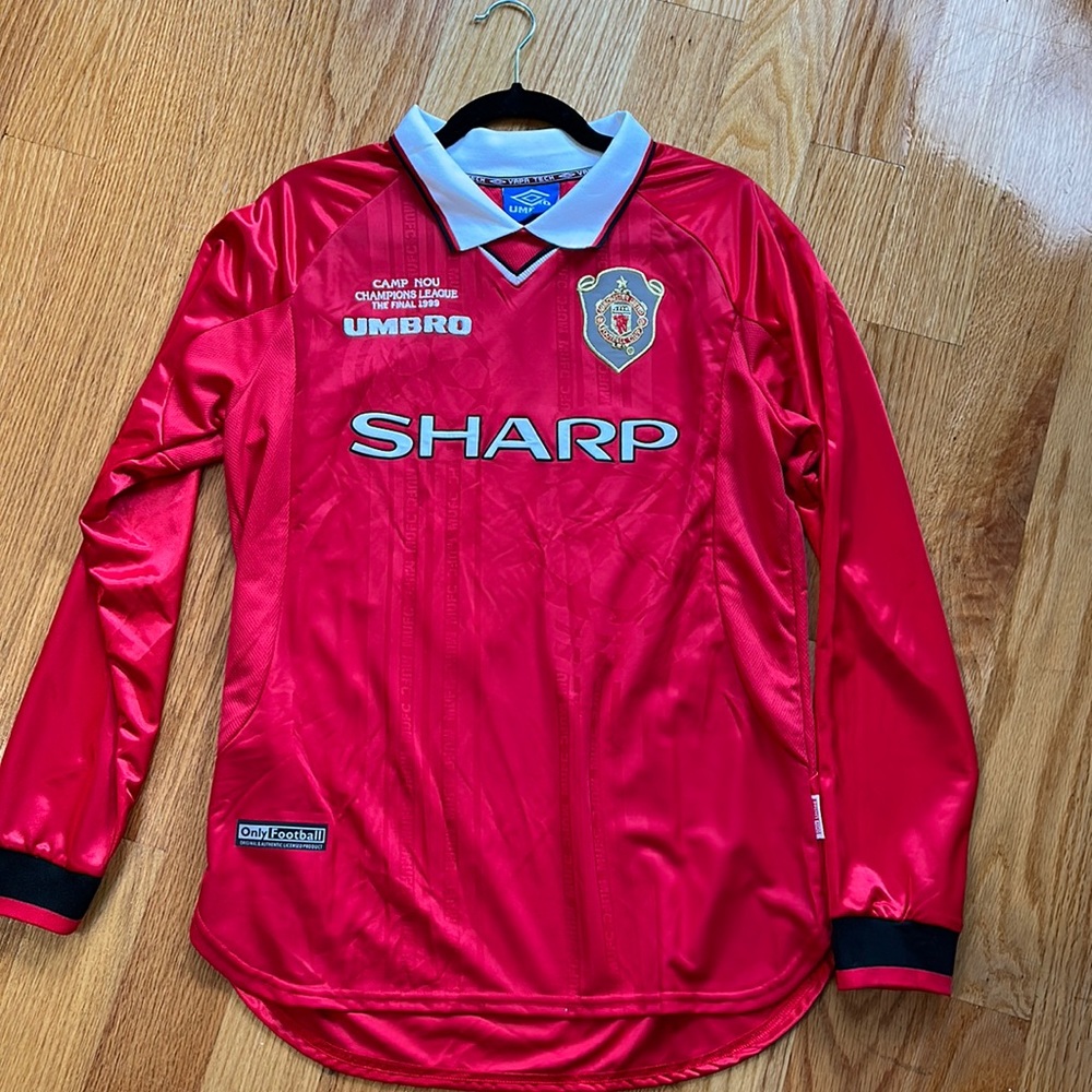 1999 Vintage Manchester United Jersey (Keane Jersey)